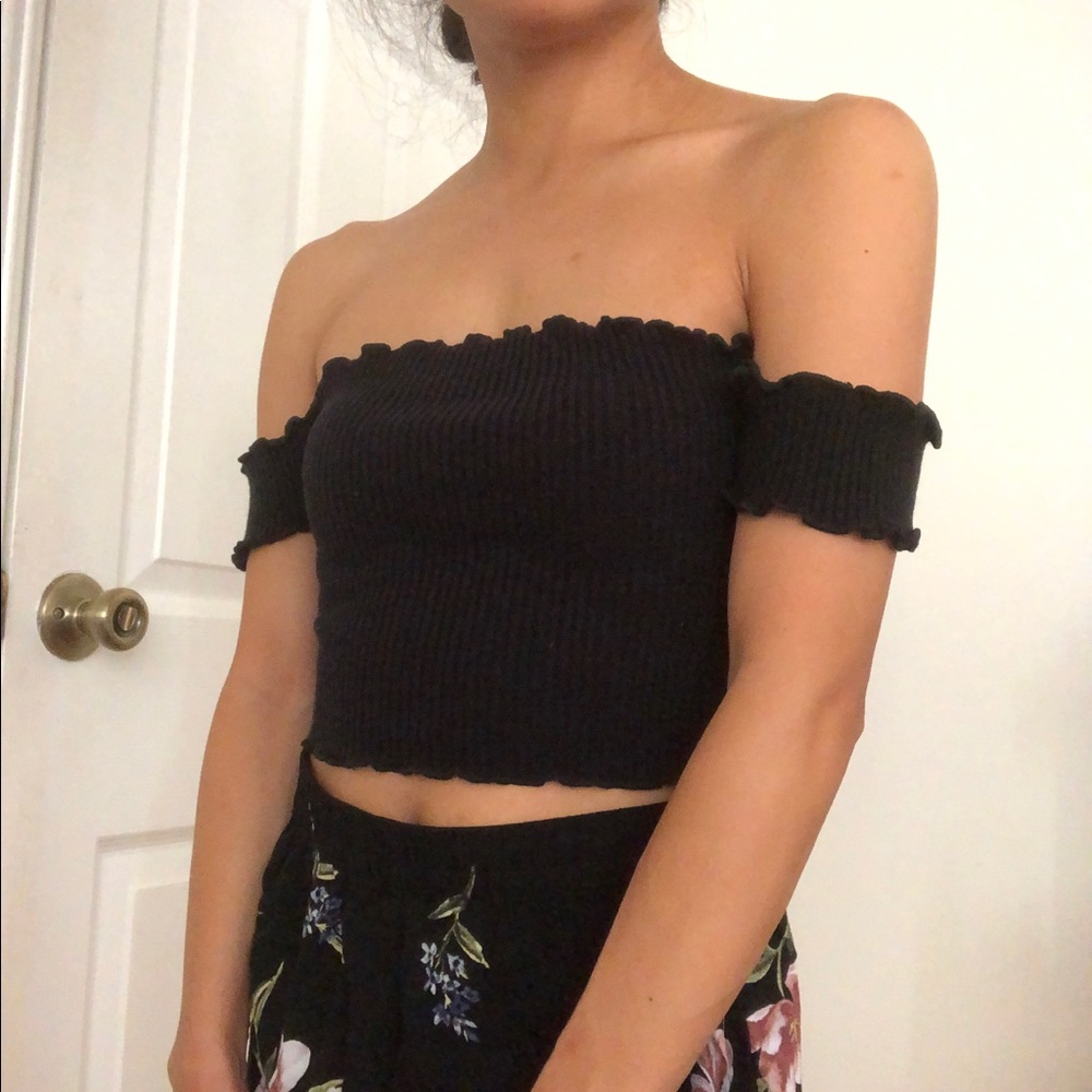 Black shoulderless top size small